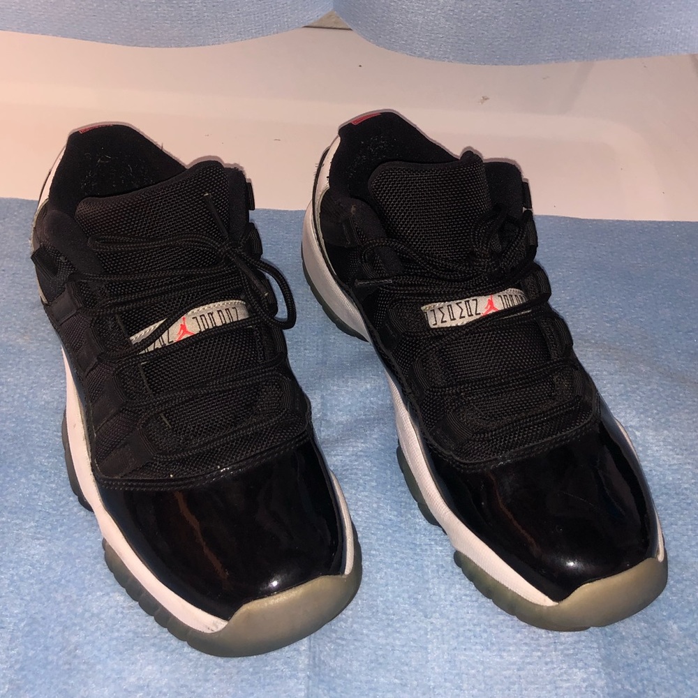 Jordan 11 Retro ‘Infrared’ lows